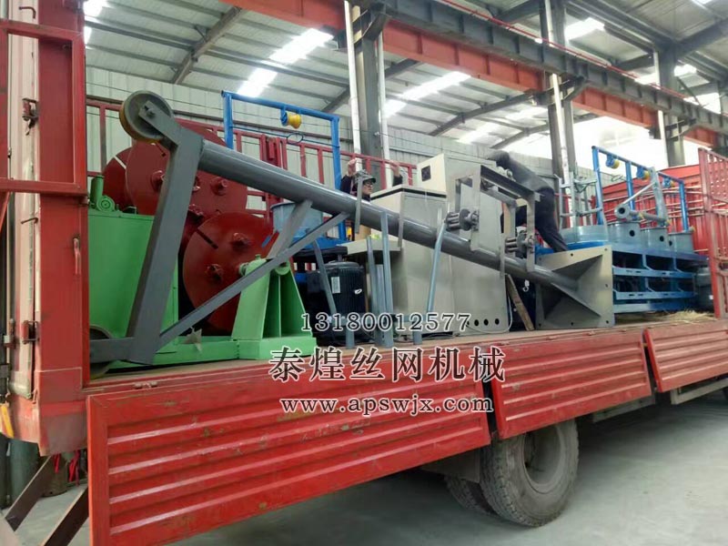 發(fā)往四川成都的連罐拉絲機(jī)正在發(fā)貨中