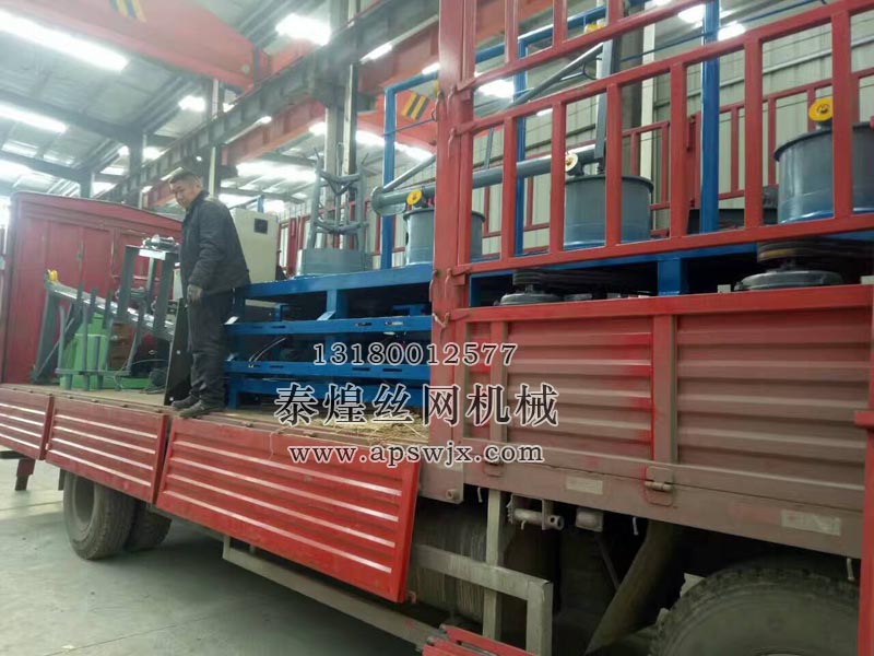 發(fā)往四川成都的連罐拉絲機(jī)正在發(fā)貨中